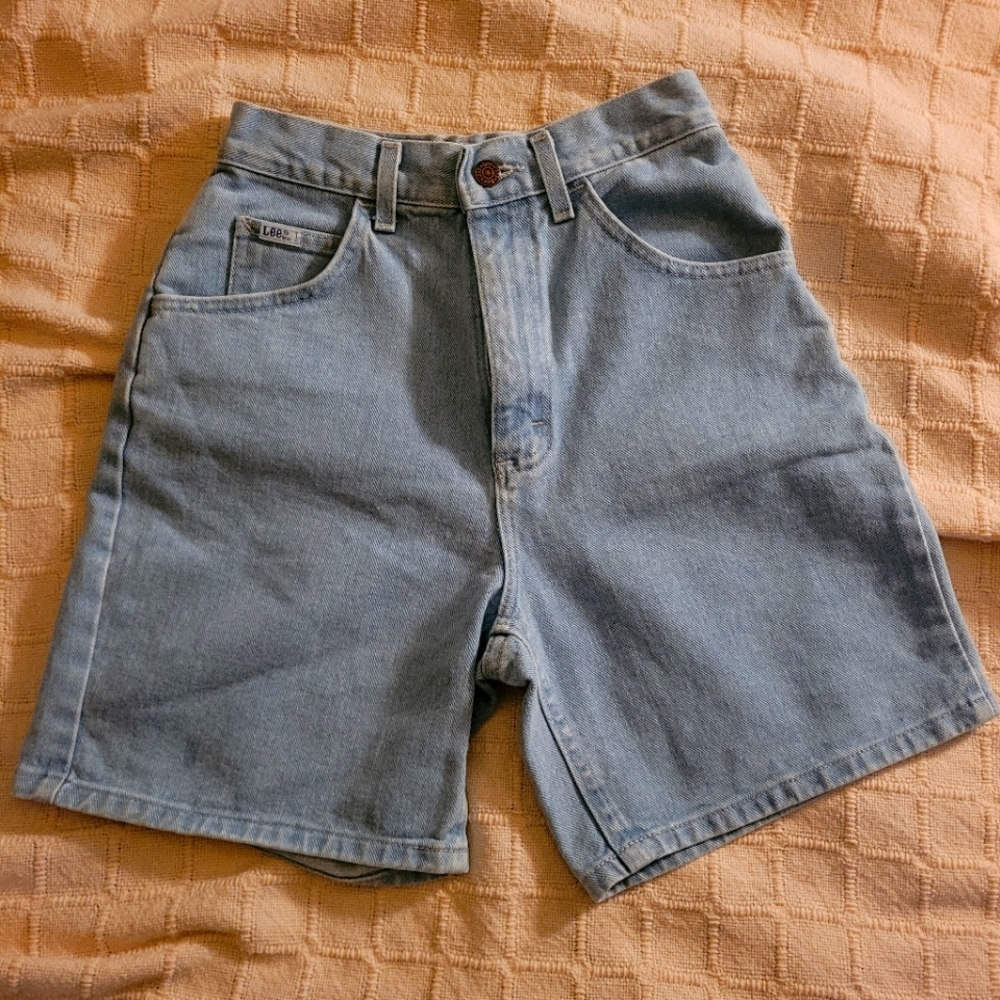 Lee 90s light wash shorts Size 6 Long (Juniors)